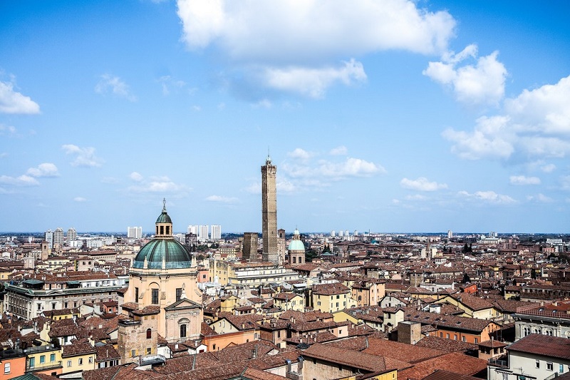 things to see in bologna